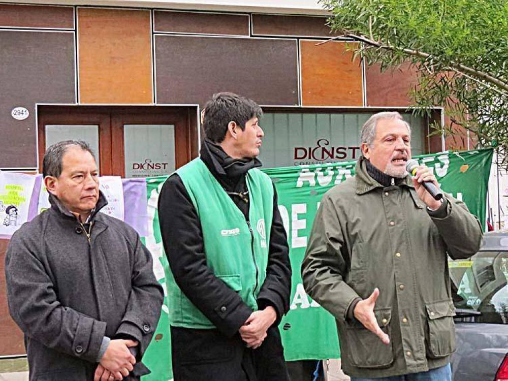 Protesta de gremios por el �maltrato� de la prestataria de reconocimientos m�dicos