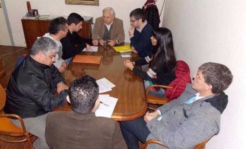 L�pez le ofreci� un 19% de aumento a los municipales con �ltimo pago en enero
