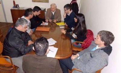 L�pez le ofreci� un 19% de aumento a los municipales con �ltimo pago en enero