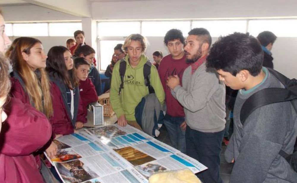 EXITOSO ENCUENTRO DE H�BITAT Y VIVIENDA