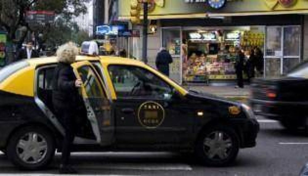Taxistas alertan: El sector est en terapia intensiva