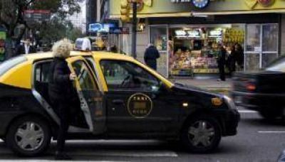 Taxistas alertan: �El sector est� en terapia intensiva�