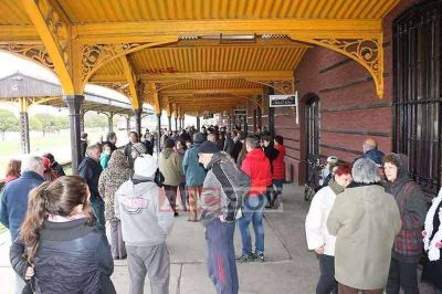 Que vuelva el tren: manifestaci�n en la Estaci�n