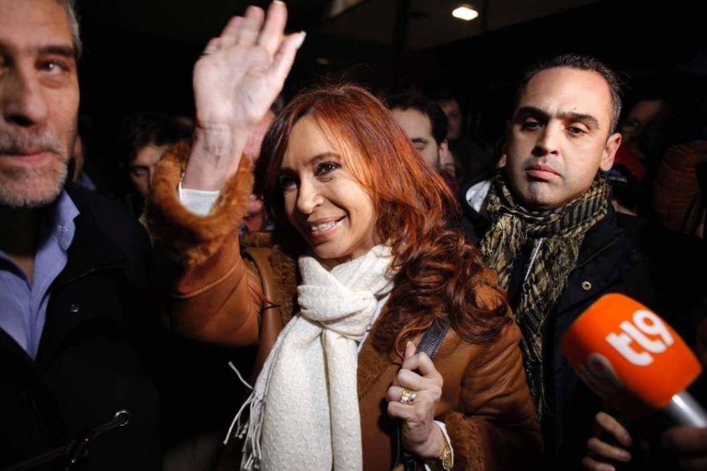 Cristina pidi� una auditor�a sobre la obra p�blica K y chicane� a Macri