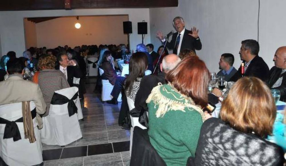 Alberto Rodr�guez Sa�: �La innovaci�n es una manera inteligente de superar la crisis de la educaci�n�