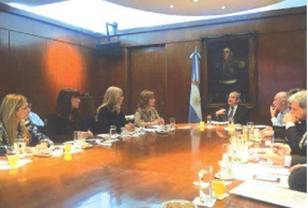 Reclaman mejores condiciones para m�dicos del Interior