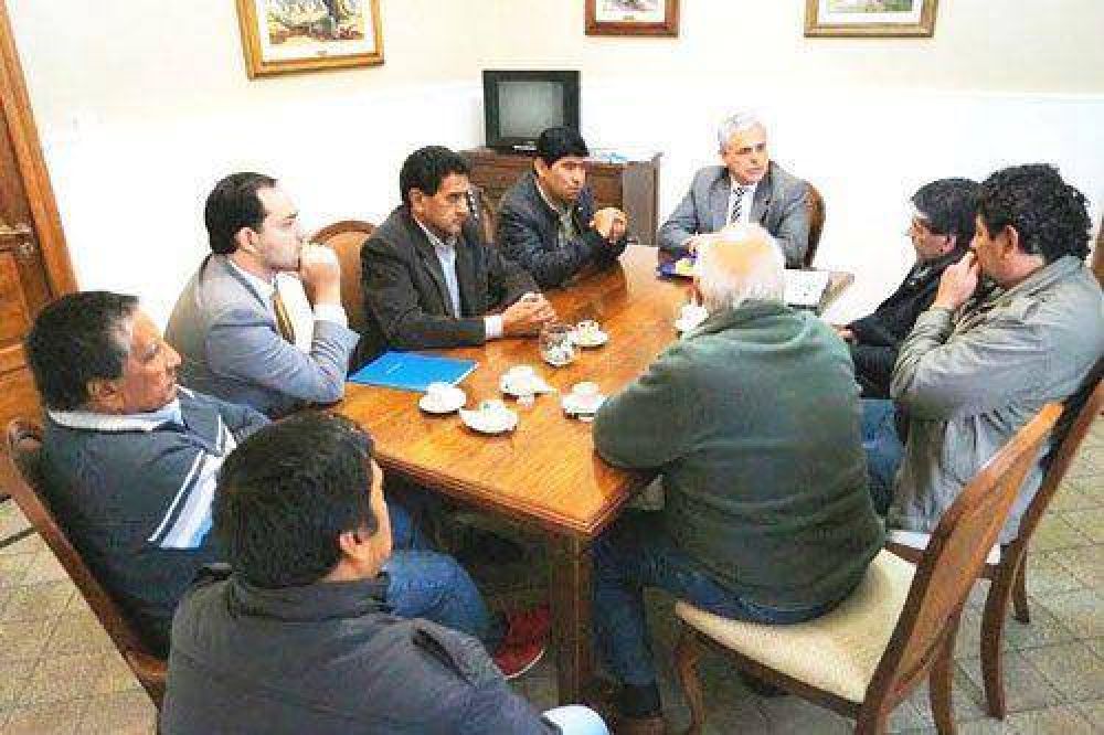 El ministro Sa�l recibi� a los gremios del Parque Industrial