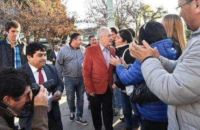 Todos al gabinete: Das Neves quiere que participe la comunidad