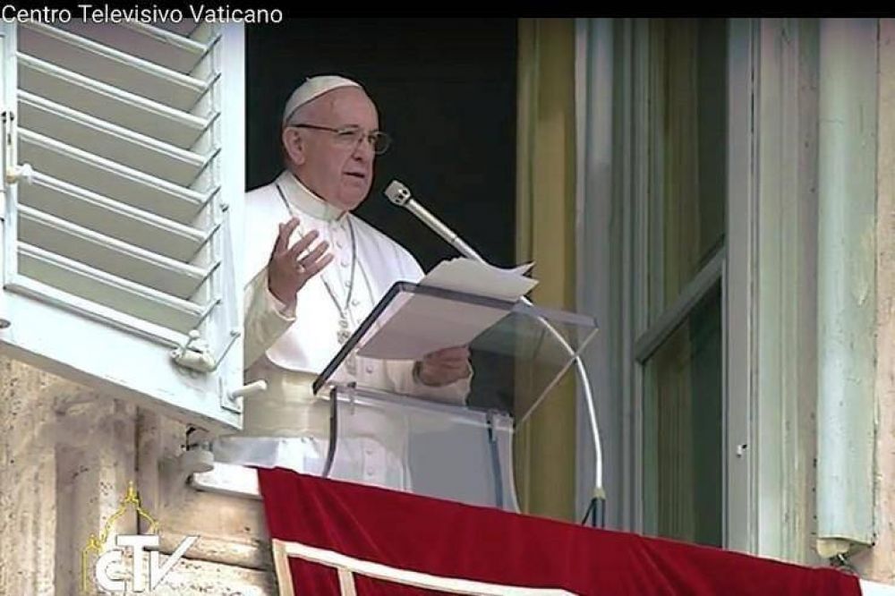 Francisco en el ngelus: debemos testimoniar con alegra el Evangelio en la vida diaria