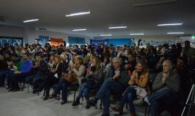 La Juventud Universitaria Peronista realiz� un plenario en la ciudad de La Plata