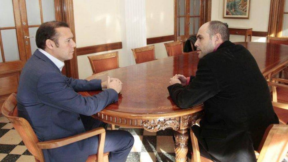 Guti�rrez se reuni� con el intendente de Centenario por obras