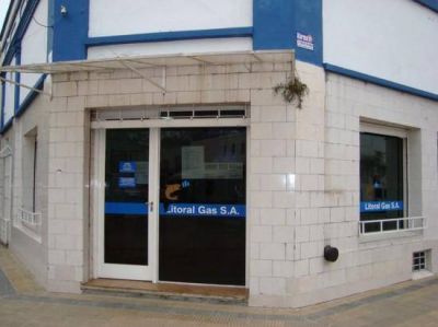 El gas se puede pagar en dos cuotas y tiene un tope del 400% de aumento