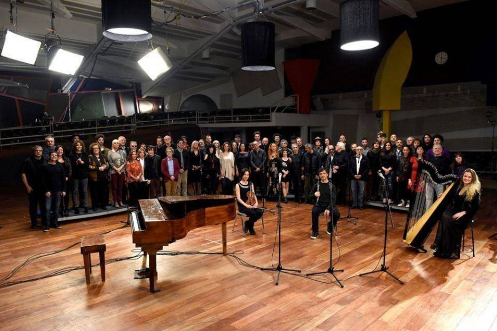 Contra el olvido: Convocados por la AMIA, cien músicos argentinos grabaron juntos “La Memoria” de León Gieco