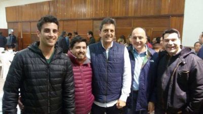 Massa y Garate visitaron Villarino y recorrieron f�bricas