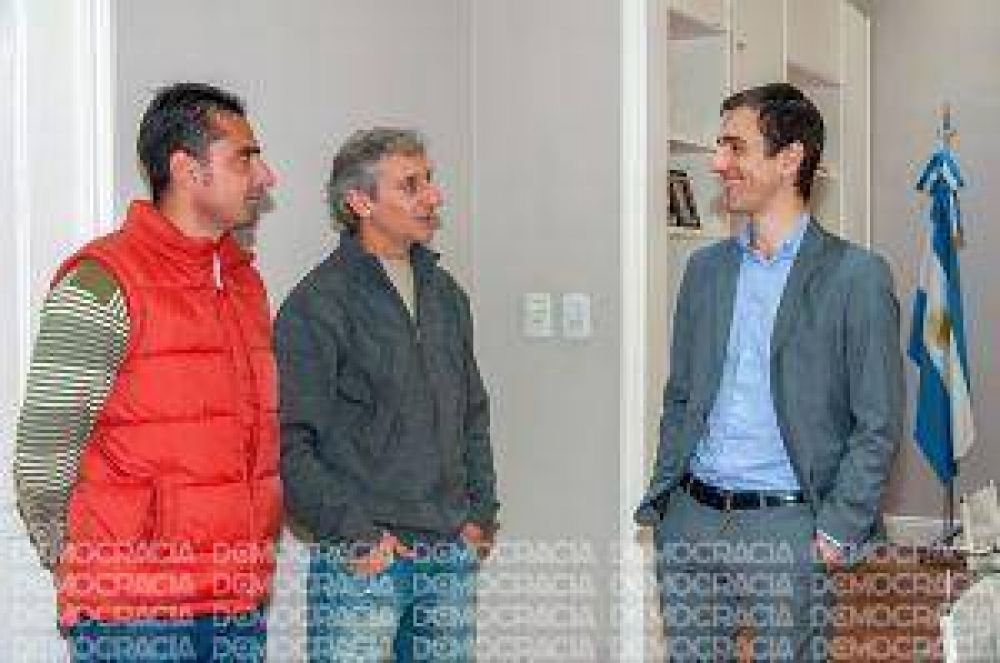 Petrecca anunci� mejoras salariales para los trabajadores de Obras Sanitarias