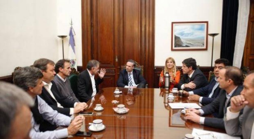 Fondo del Conurbano: Senadores nacionales del FpV recibieron a intendentes