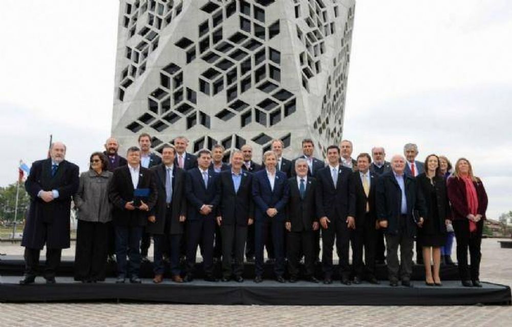 Deuda de coparticipaci�n: U�ac decidi� compartir con intendentes