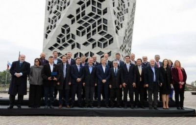 Deuda de coparticipaci�n: U�ac decidi� compartir con intendentes