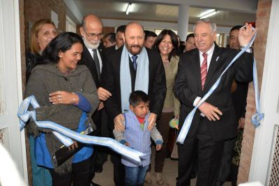 Insfr�n inaugur� una moderna escuela en una comunidad Pilag�
