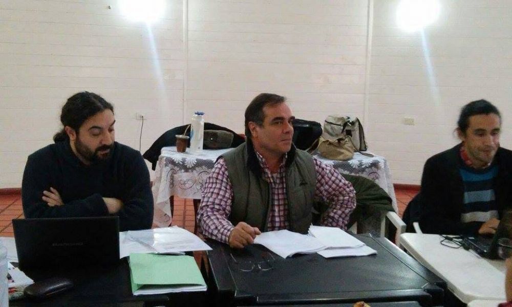 Sin una nueva oferta salarial �corre serio riesgo� el inicio de la segunda mitad del ciclo lectivo 2016, advirti� Agmer 