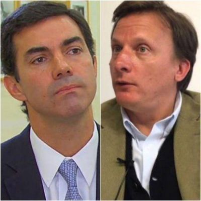 No para de pegarle