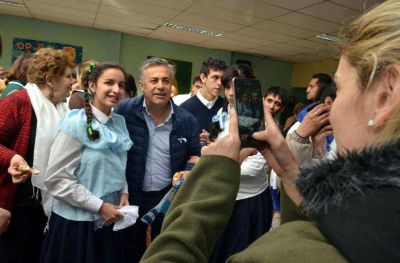 El PJ le marca la cancha a Cornejo