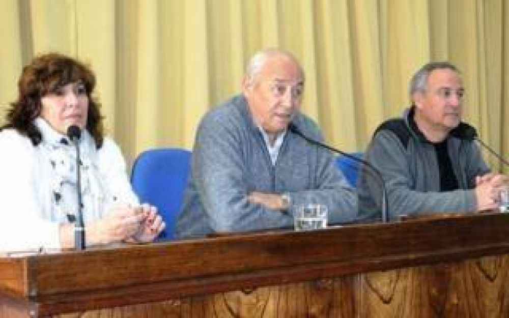Tres Lomas: �lvarez anunci� obras por m�s de 60 millones de pesos