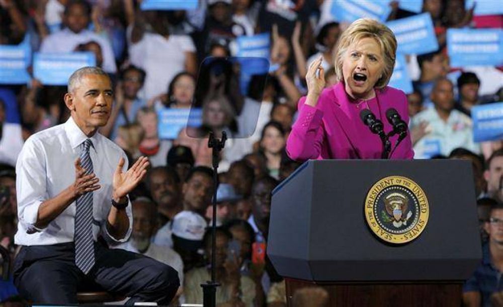 Juntos a la par: Obama se mete de lleno para pasarle el mando a Hillary