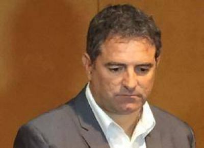 Curvino critic� al PJ, llam� 