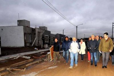 Funcionarios del gobierno se reunir�n hoy con los concejales de La Toma