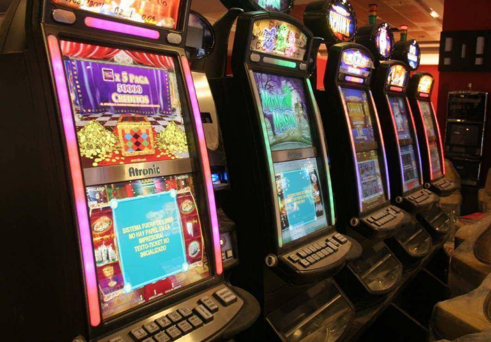 Podr�an caer concesiones por deuda impositiva de casinos