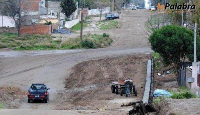 Apertura de sobres para desagues y pavimento en el Boulevard Moreno y Arr� de Patagones