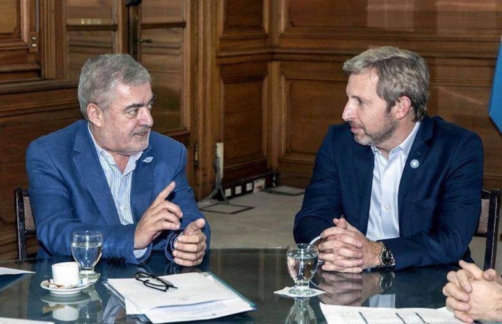 Das Neves firm� con Frigerio la construcci�n de 358 nuevas viviendas y logr� otras 263 m�s para Chubut