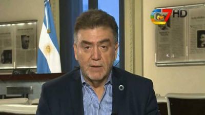 Domingo Amaya habl� de los convenios para viviendas firmados con Santiago
