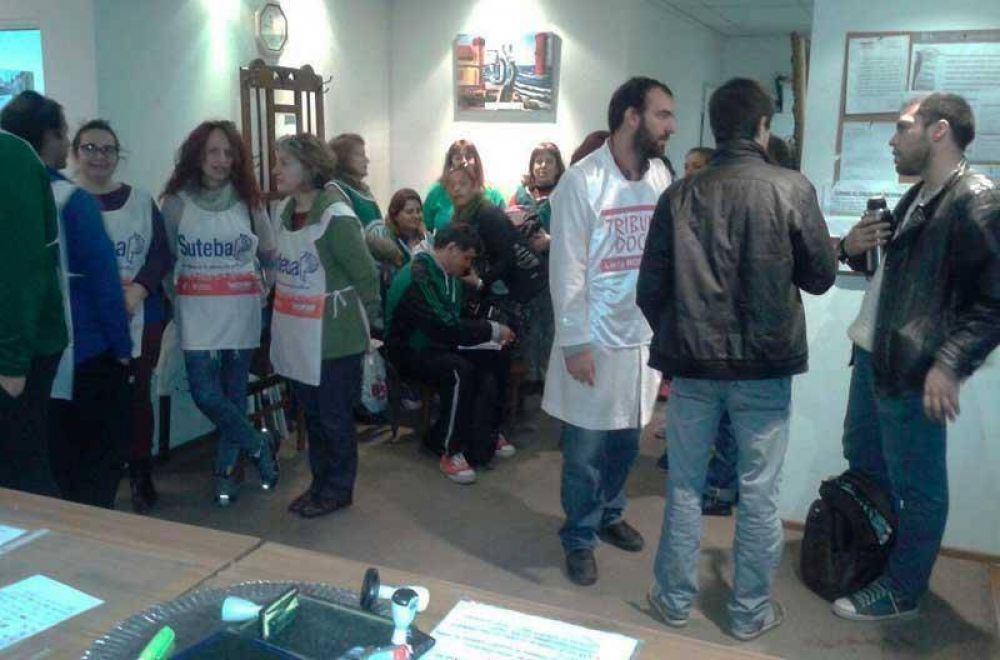 ATE realiz� una toma en el Consejo Escolar