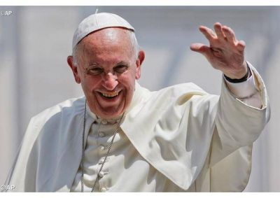 J�venes �no tengan miedo! Sean valientes y generosos para llevar la antorcha recibida de disc�pulos ejemplares, llam� el Papa