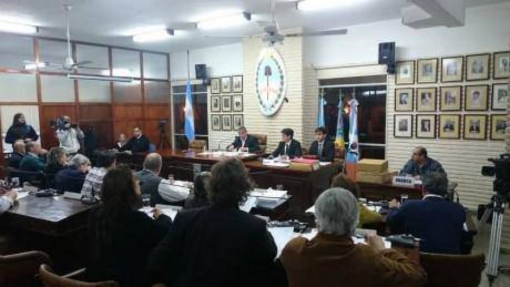 Estatuto para el Personal de la Municipalidad de Trenque Lauquen: sesi�n extraordinaria del Concejo