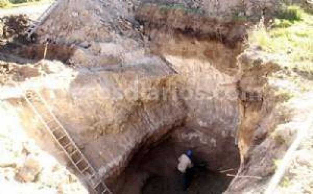 Empez� la obra para dotar de cloacas al Barrio M�danos