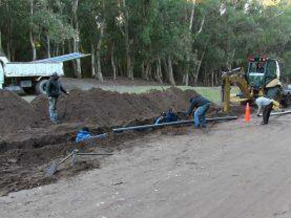 Importante extensi�n de cloacas en Barrio Parque