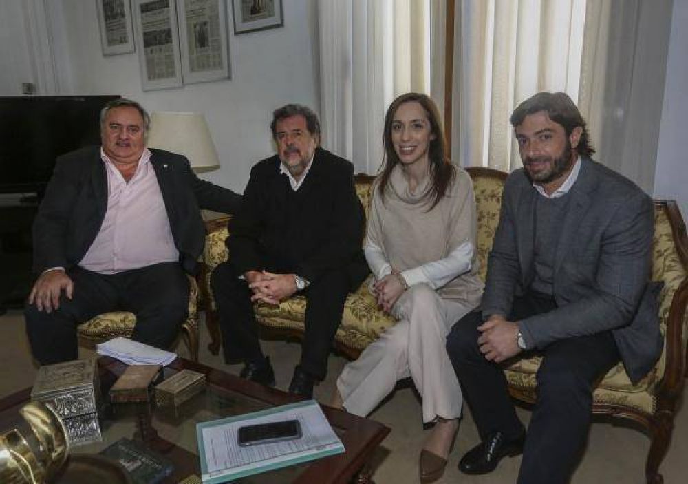 Vidal desdobl� la cartera que conduc�a Elustondo y anunci� la llegada de De la Torre