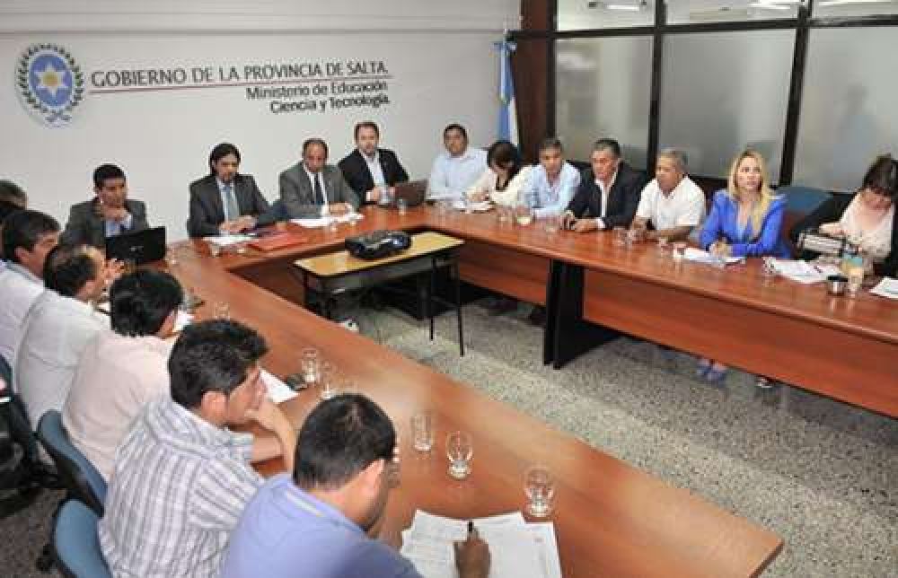 Los docentes salte�os vuelven a la carga por las paritarias