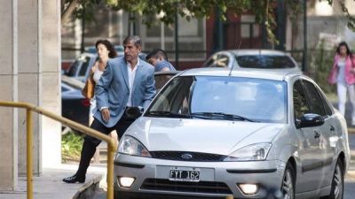 Hotesur: piden una pericia escopom�trica sobre las firmas de Cristina y M�ximo