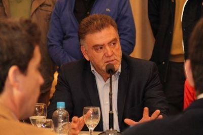 Domingo Amaya: �No podemos unir a los argentinos cuando la clase pol�tica no est� unida�