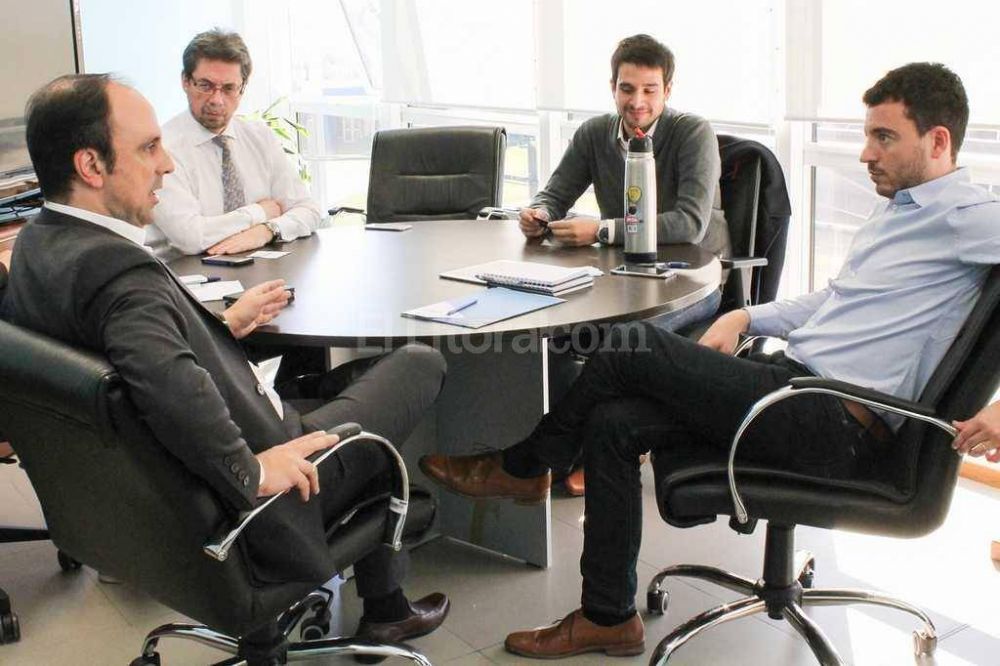 El intendente Corral se reuni� con el titular de Arsat
