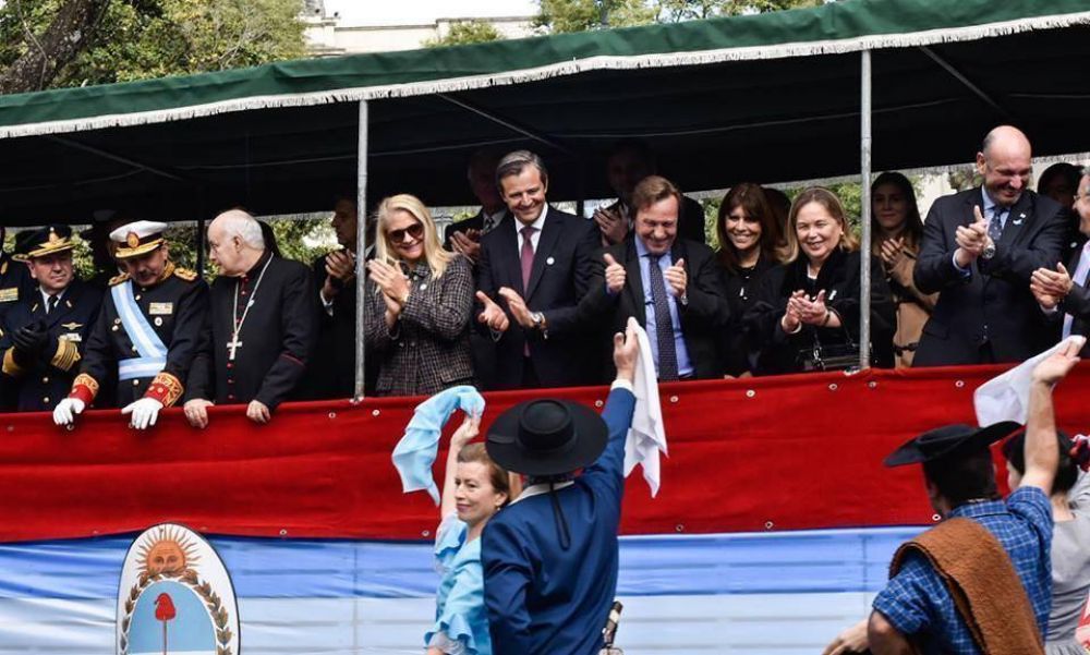Varisco y Bahl encabezaron los actos por el Bicentenario en Paran�