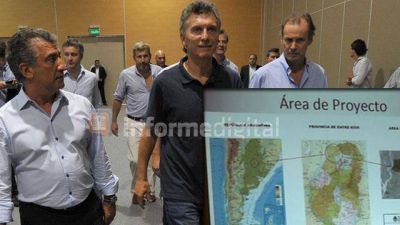 El acueducto chino, en stand-by mientras se revisa el proyecto	