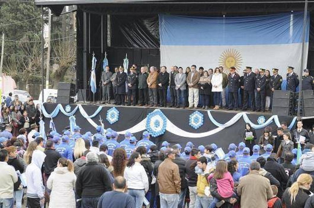 Malvinas Argentinas celebr� el Bicentenario junto a las familias