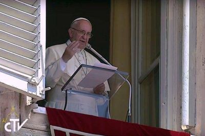 El Papa en el �ngelus: �Depende de m� ser o no ser pr�jimo de la persona necesitada�