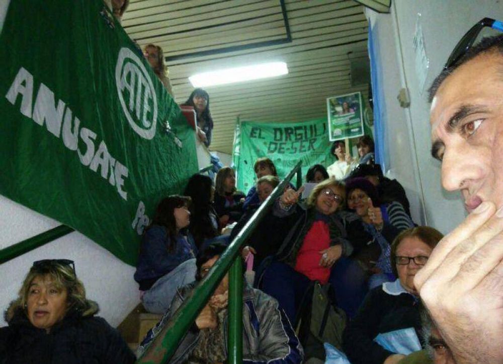 Trabajadores tomaron el Consejo Escolar de Pergamino