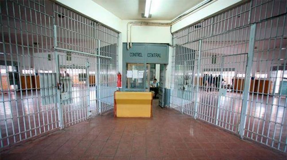 Mart�nez Soto: �Las c�rceles de Bat�n son dep�sitos�